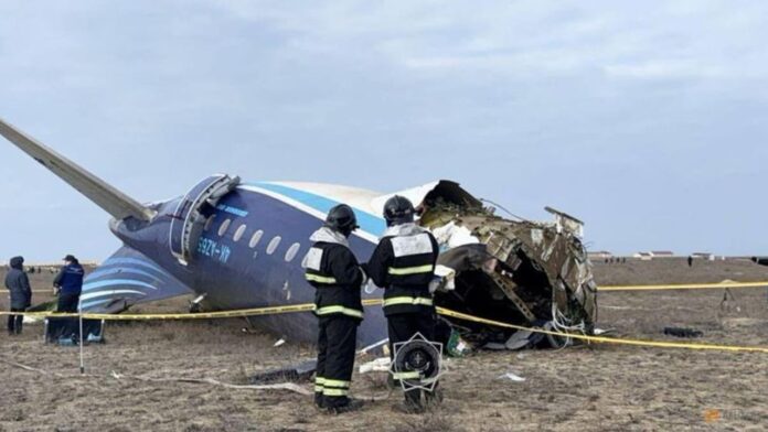 Reazioni Internazionali e Indagini sul Disastro Aereo Aliyev accusa Mosca: 'Aereo colpito prima del disastro'