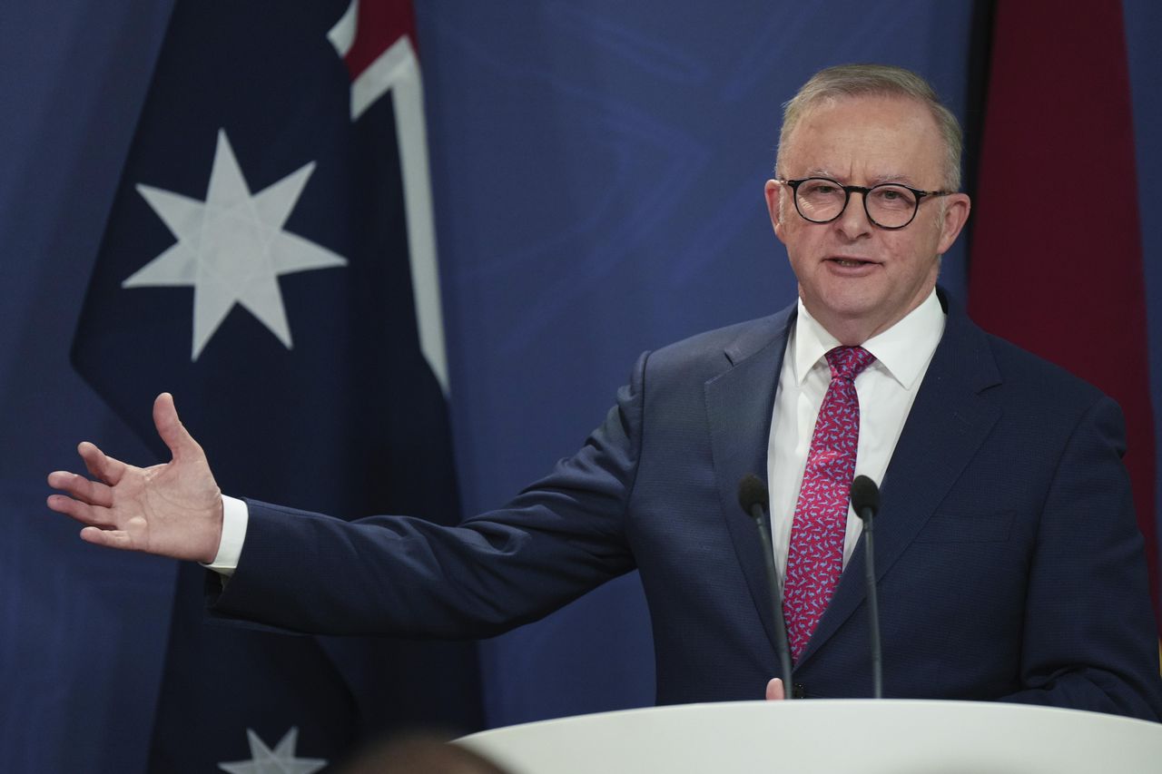 source:AlJazeera - Albanese promette azioni forti contro la Russia - Il Primo Ministro australiano Anthony Albanese durante una conferenza stampa a Sydney, Australia.