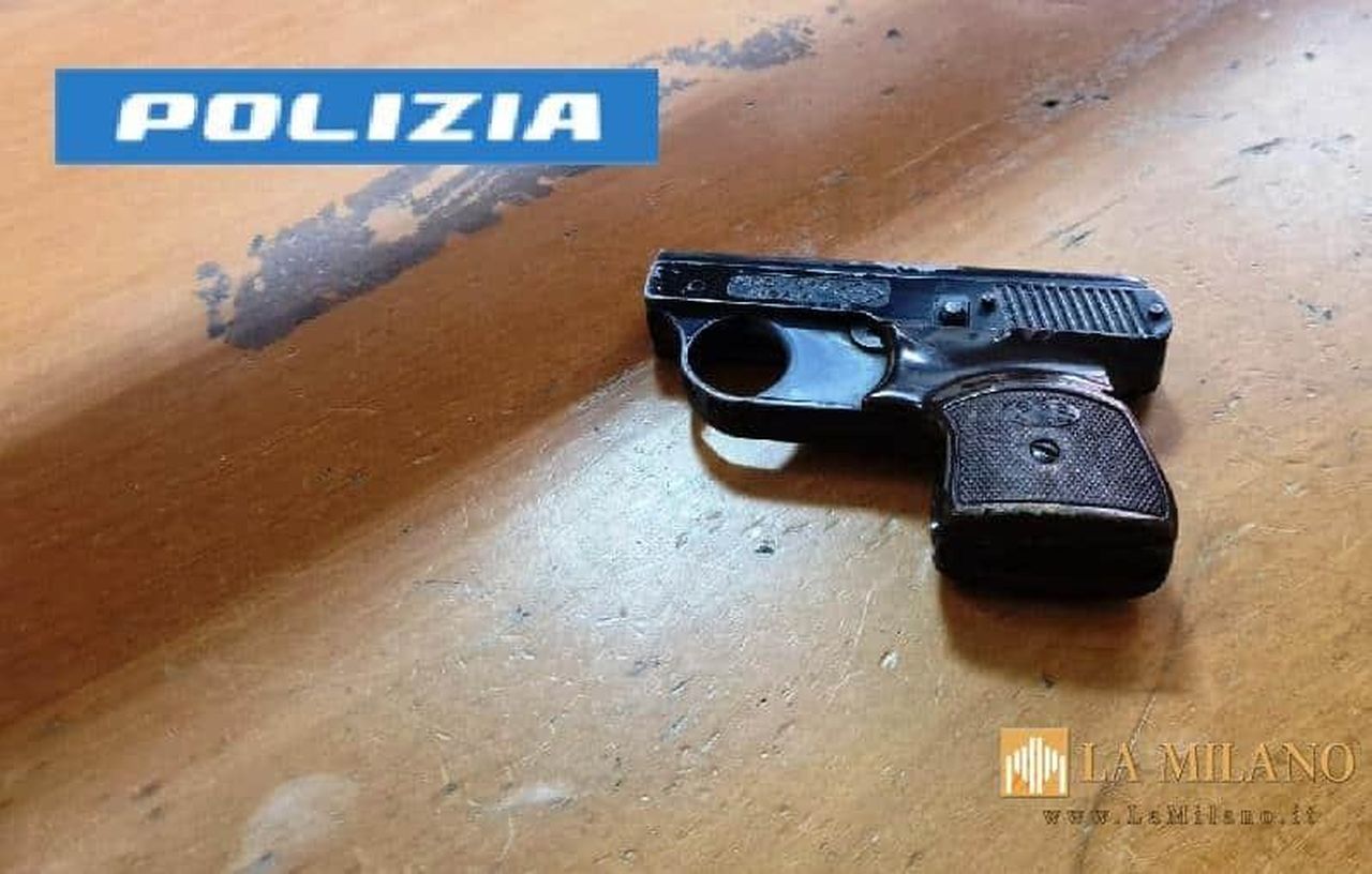 source:lamilano - Dettagli dell'arresto - Fuorigrotta: bloccati dalla Polizia di Stato dopo aver rapinato diverse attività commerciali