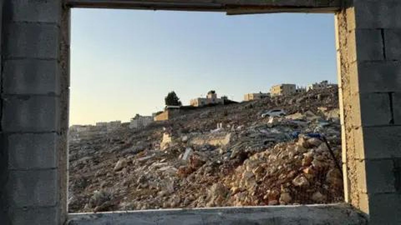 source:BBC World News - La situazione dei palestinesi - Rovine della casa di Mohaib Salameh a Nablus