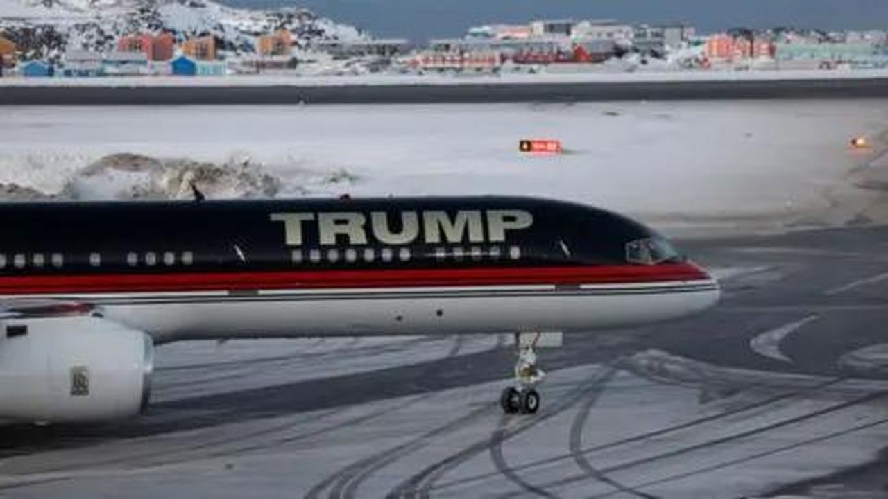 source:BBC World News - Le affermazioni di Trump sulla Groenlandia - Un aereo sulla pista dell'aeroporto di Nuuk in Groenlandia