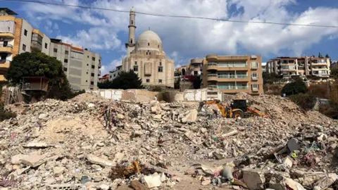 Le conseguenze del bombardamento - Rovine dell'edificio colpito.