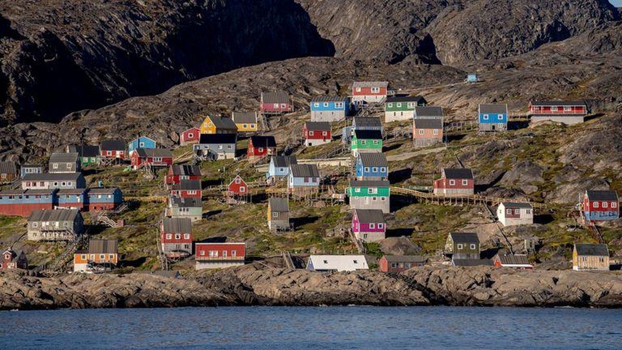 source:SkyNews - Perché Trump vuole la Groenlandia? - Il villaggio di Kangaamiut in Groenlandia.