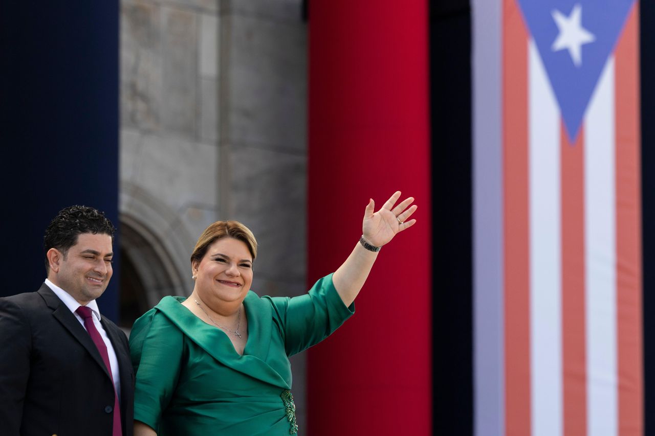 source:Independent - Richiesta di intervento a Trump - Jenniffer González-Colón durante la sua cerimonia di insediamento come governatore di Porto Rico.