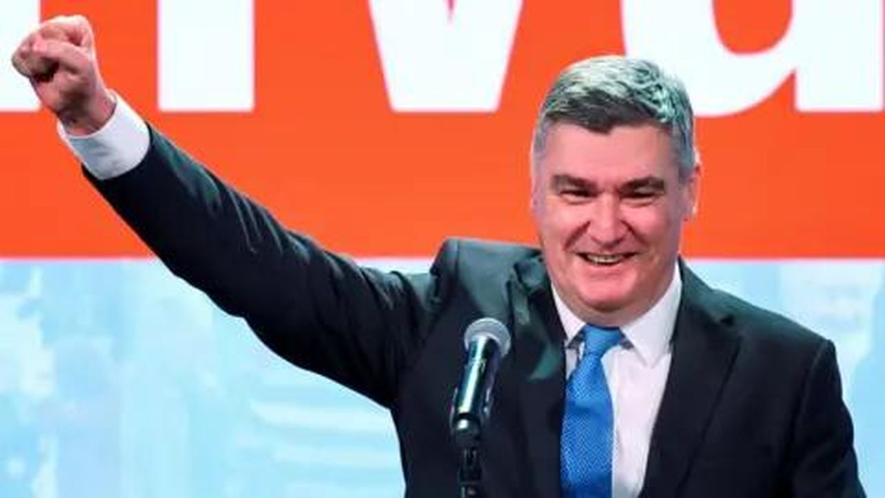 source:BBC World News - Risultati delle elezioni presidenziali in Croazia - Zoran Milanovic indossa un abito e una cravatta blu mentre festeggia i risultati delle elezioni