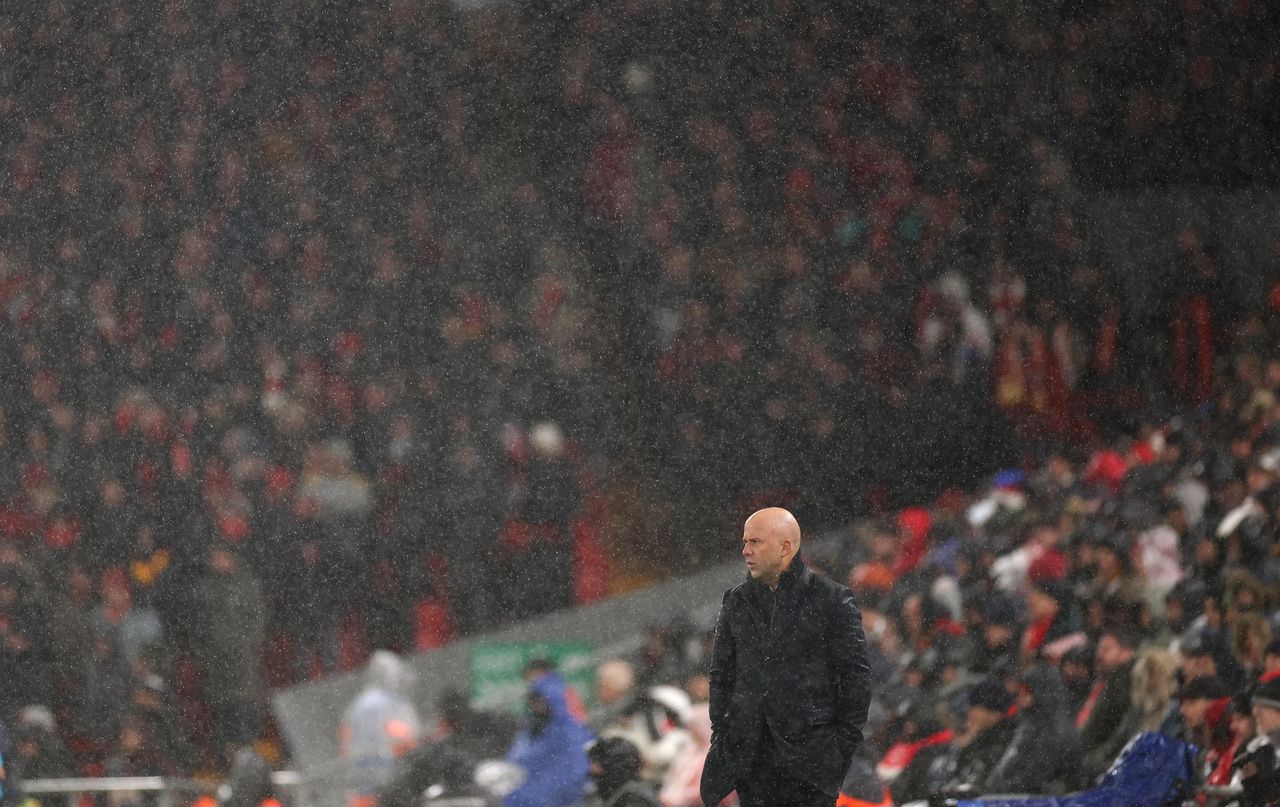 source:AlJazeera - Ritorno di Szoboszlai e disponibilità di Quansah - Arne Slot durante la partita di Premier League tra Liverpool e Manchester United.