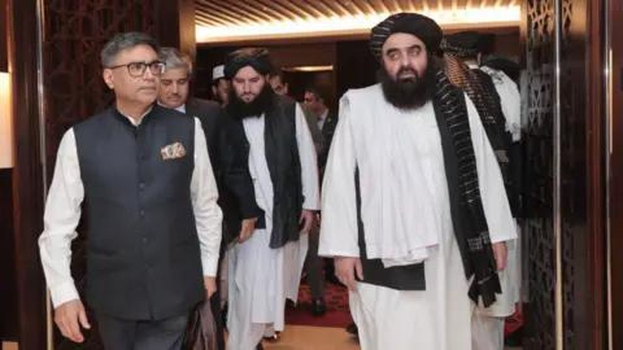 source:BBC World News - Un cambiamento nella diplomazia indiana - Il segretario agli esteri indiano Vikram Misri incontra il ministro degli esteri afghano Amir Khan Muttaqi a Dubai.