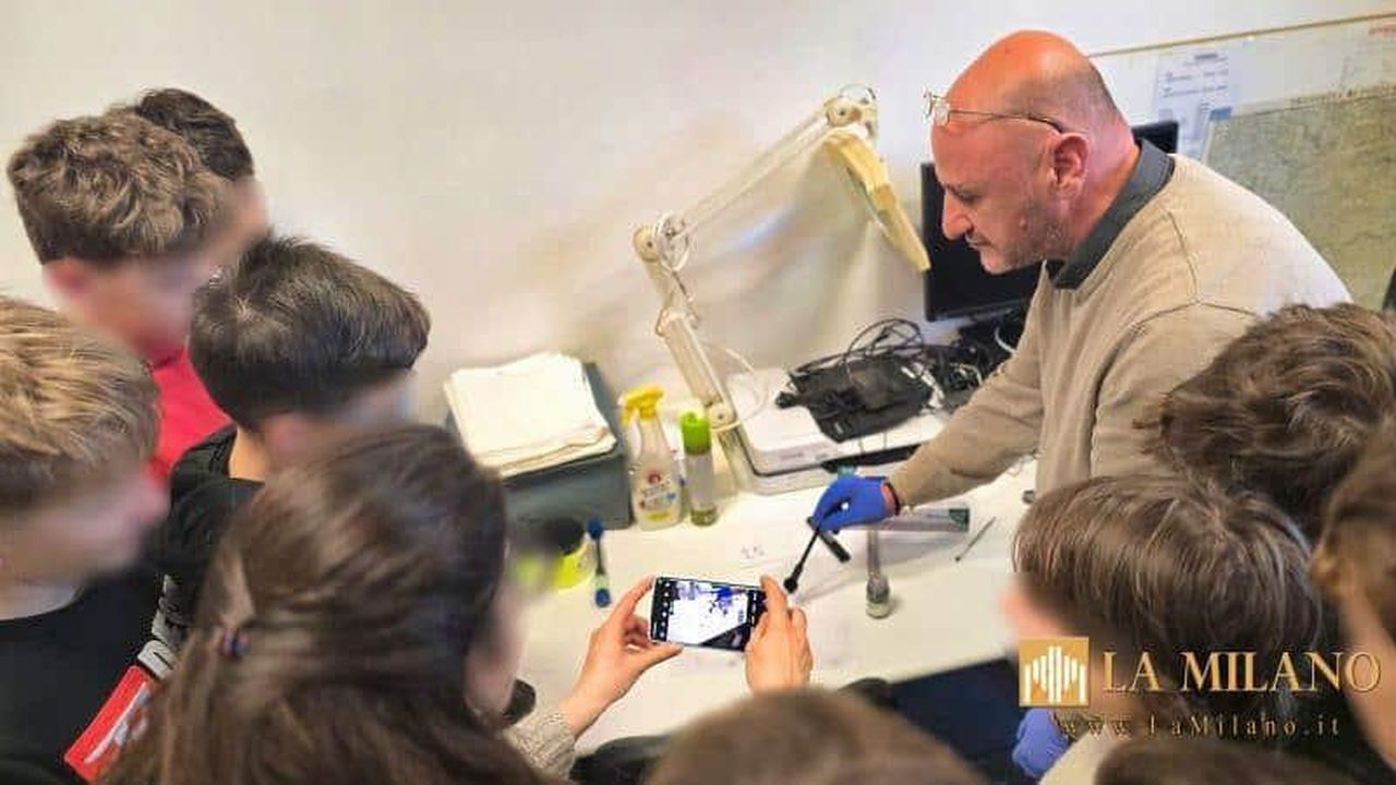 source:lamilano - Visita alla Questura di Pordenone - Pordenone: giovani poliziotti per un giorno, i piccoli ospiti in visita alla Questura